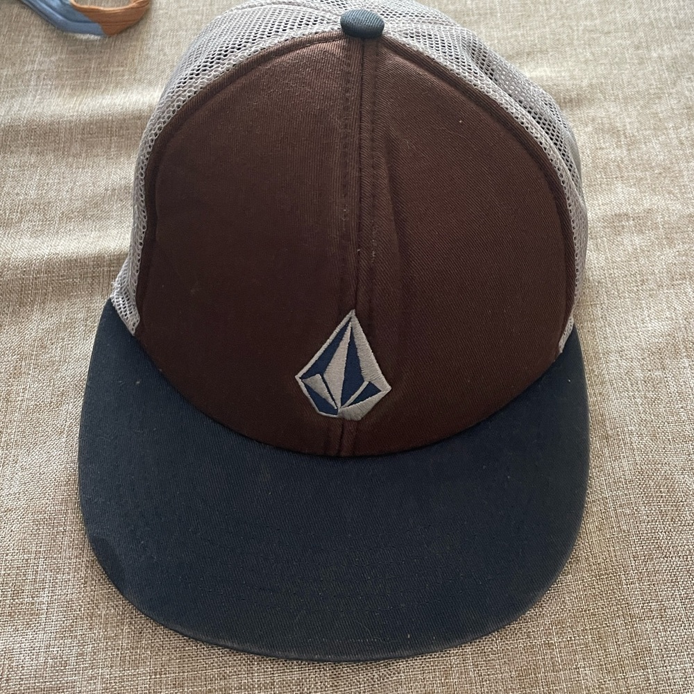 Volcom Hat - Picture 5 of 5